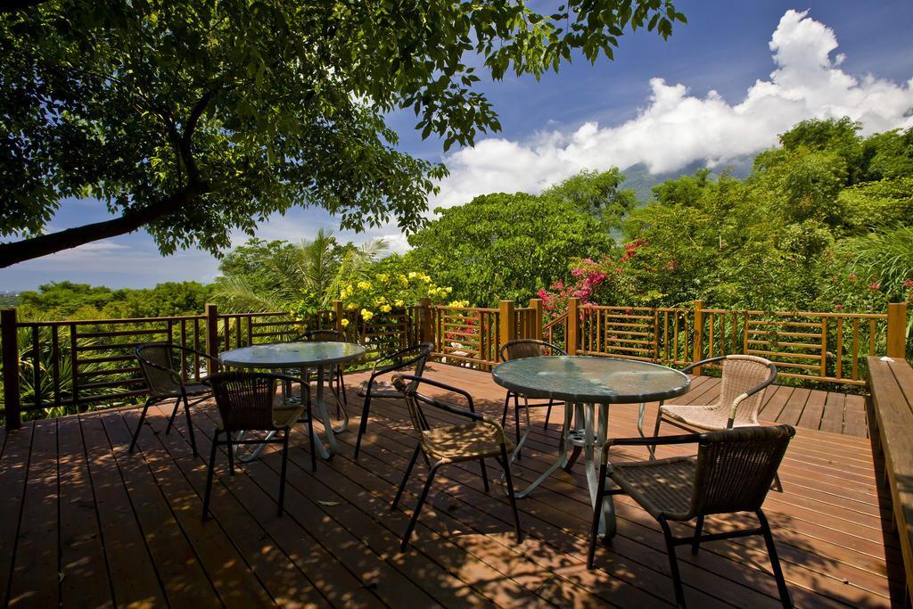Crossing The Rainbow Bridge B&B Chongde Exterior foto